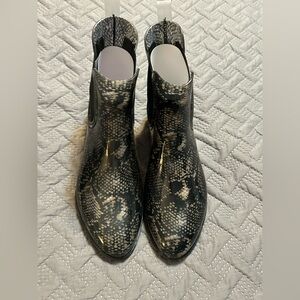 INC International Concepts Black and Gray Winter Boots